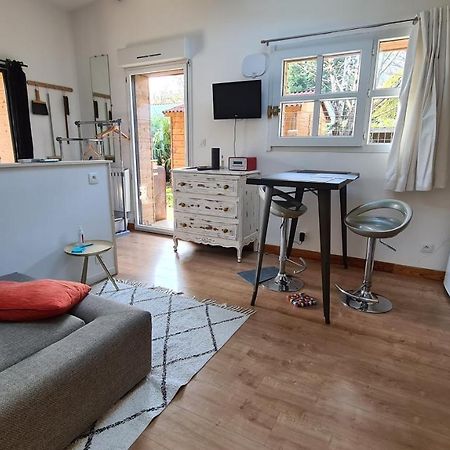 Charmant Logement Avec Parking Lägenhet Orvault Exteriör bild