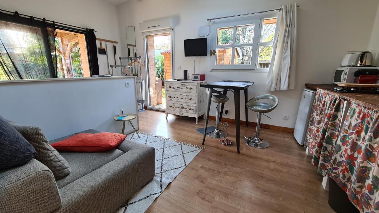 Charmant Logement Avec Parking Lägenhet Orvault Exteriör bild